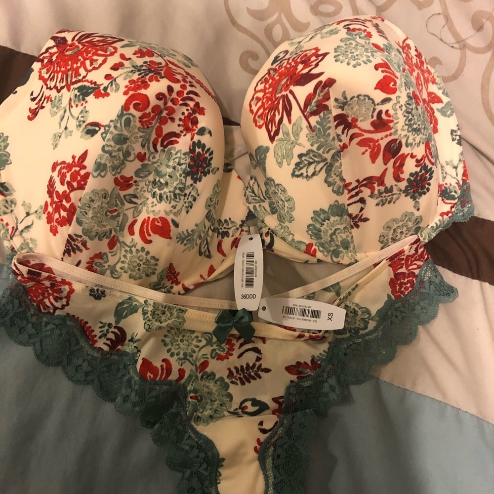 Brand new adore me set